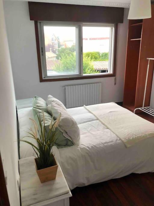 Vivienda Amplia Y Luminosa A Escasos Metros De La Playa De Cangas. Exteriér fotografie
